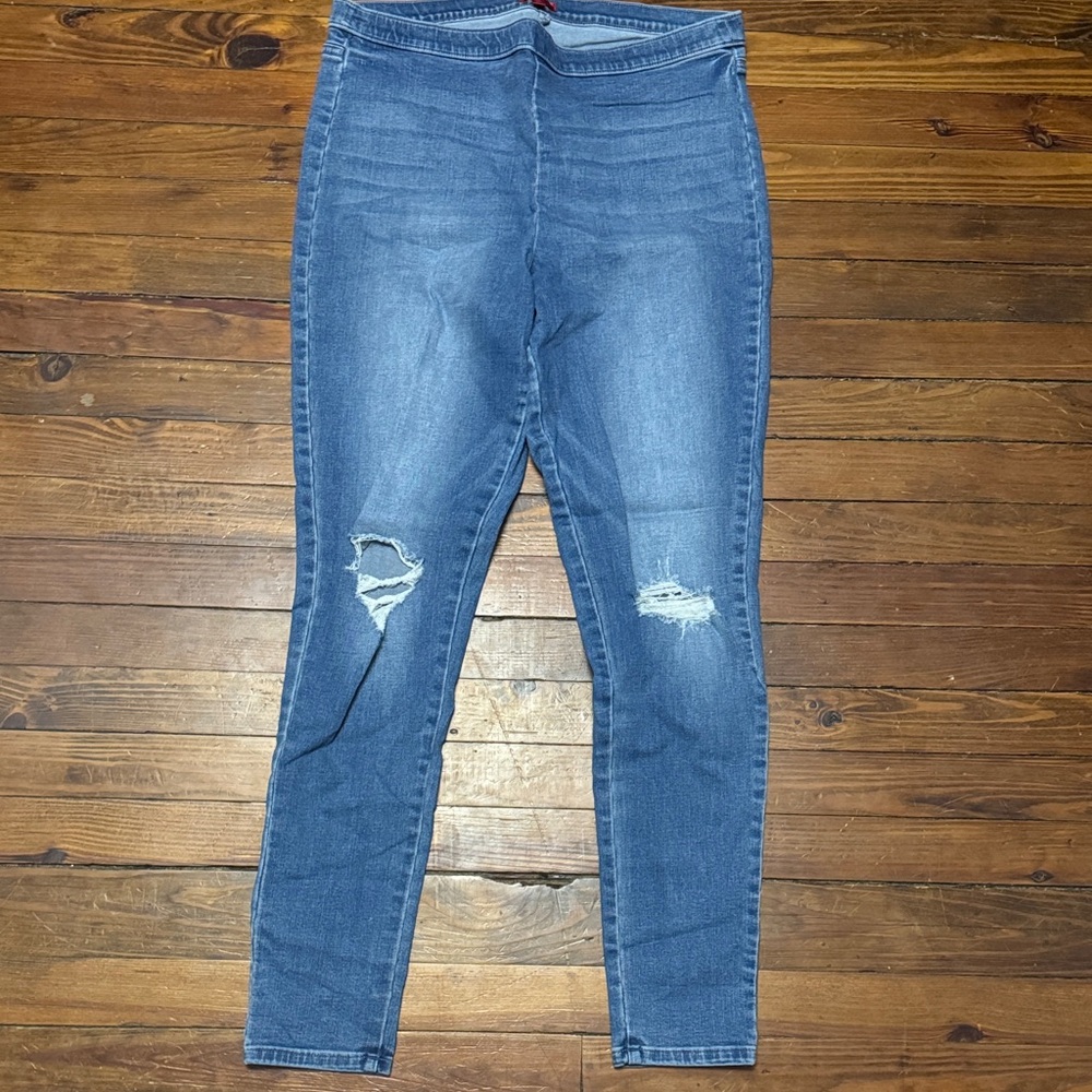 Jennifer Lopez Distressed HighRise Jeggings